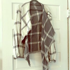 Gray/white reversible sweater